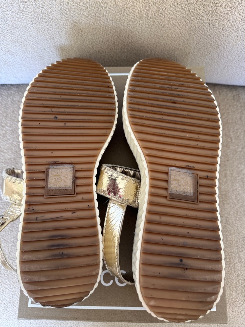 Dolce Vita Drake Platinum Stella Metallic Platform Strap Sandals, Size 10 - Picture 6 of 6